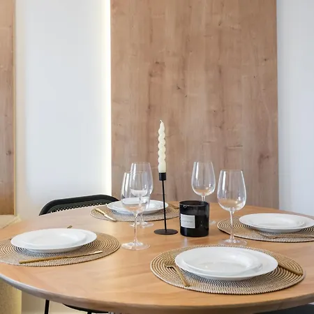 Sunset 2bdr Apartment *